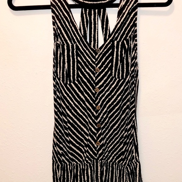 Vertical Stripe Romper w/Pockets (3 for $10) - Picture 3 of 8
